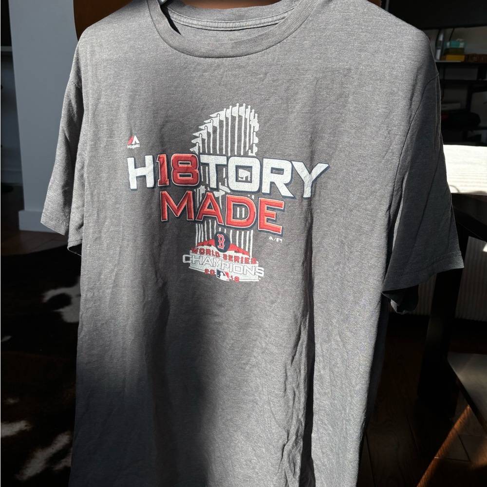 Red Sox 2018 Champions Men’s T-Shirt (size L)